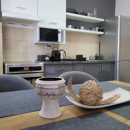 Apartamento Riva Parking Garaza *