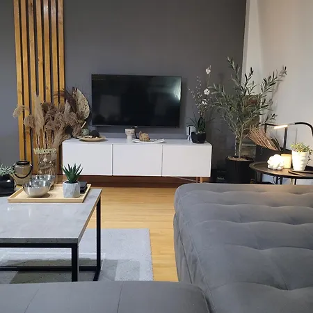 Apartamento Riva Parking Garaza *