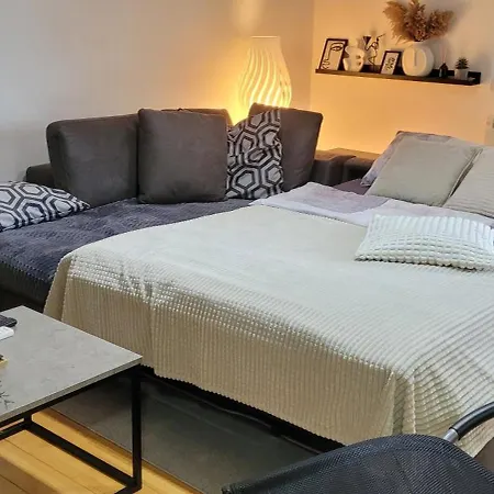 Riva Parking Garaza Apartament