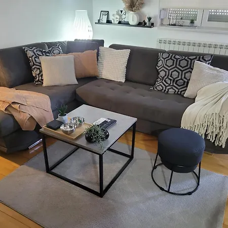 Riva Parking Garaza Apartament Kraljevo