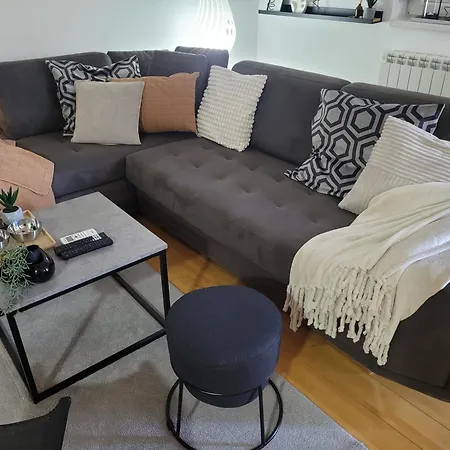 Apartament Riva Parking Garaza